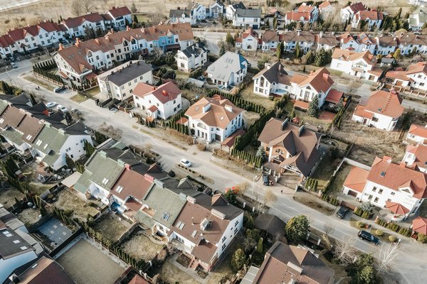 Idées Créatives pour Élever votre Décoration de Noël grâce aux Guirlandes Lumineuses